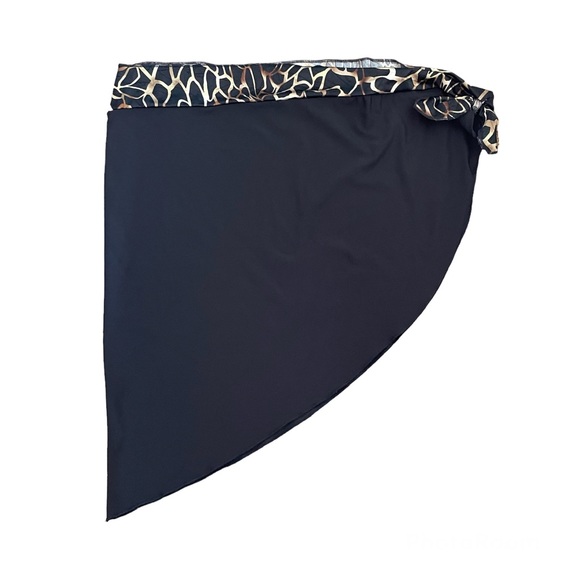 Women’s Short Sarong Swimsuit Coverup -Black with Animal Pr… - Picture 1 of 3